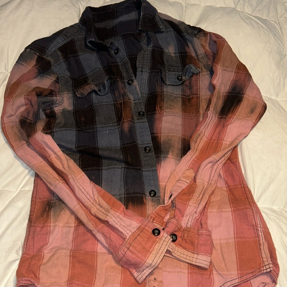 Super cool bleach dye long sleeve button up!! 🔥